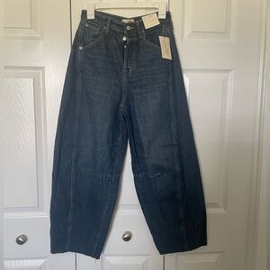 Universal Thread High-Rise Curved Leg Ankle Jeans - Dark Blue Wash